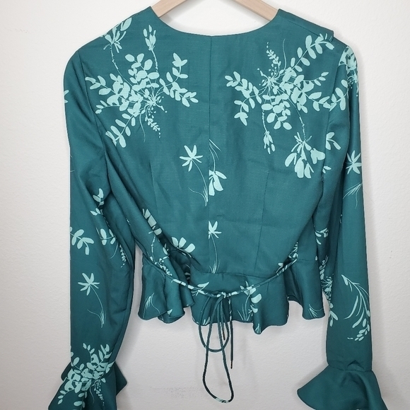 Finders Keepers Lime Cosmos Wrap Top Medium - Picture 7 of 10